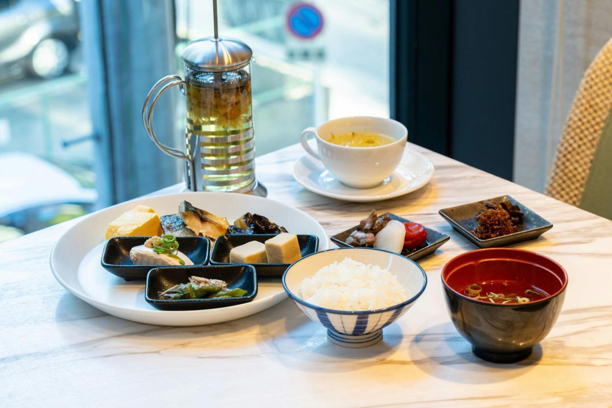 Courtyard By Marriott Osaka Honmachi Hotel Екстериор снимка